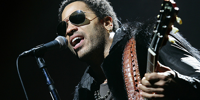 Zagreb, 171111.Dvrana Arena Zagreb.U dvorani Arena Zagreb Lenny Kravitz odrzao je koncert pred zagrebackom publikom. Lennya je u dvorani docekalo oko tri do cetiri tisuce obozavatelja.Na slici: Lenny Kravitz.Foto: Tomislav Kristo / CROPIX
