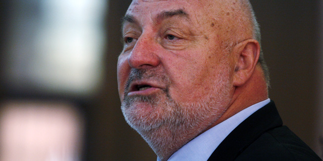 Benkovac, 211111.Parlamentarni izbori 2011.Potpredsjednik vlade Slobodan Uzelac (SDSS) u Benkovcu je odrzao javnu tribinu pod nazivom Dok se drugi bore za vlast mi se borimo za ravnopravnost. Tribina se odrzala u vatsrogasnom domu, a privukla je i velik broj zitelja srpske nacionalnosti.Foto: Jure Miskovic / CROPIX