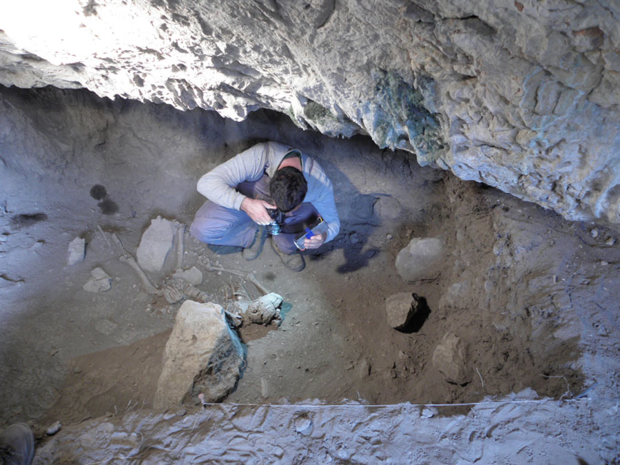Dugi otok, 231111. Arheolosko nalaziste na Dugom otoku u spilji Vlakno kod mjesta Savar. Foto: Danko Vujevic 