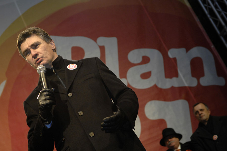 Karlovac, 24112011.Parlamentarni izbori 2011.Kukuriku koalicija je predstavila svoje kandidate za predstojece izbore za 7. izbornu jedinicu.Na slici: Zoran Milanovic.Foto: Robert Fajt / Cropix