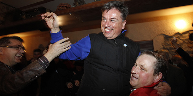 Bale, 041211.Parlamentarni izbori 2011.Gostionica Kancelir.Pracenje izbornih rezultata u izbornom stozeru Ladonje.Na slici: Plinio Cuccurin Foto: Goran Sebelic / CROPIX