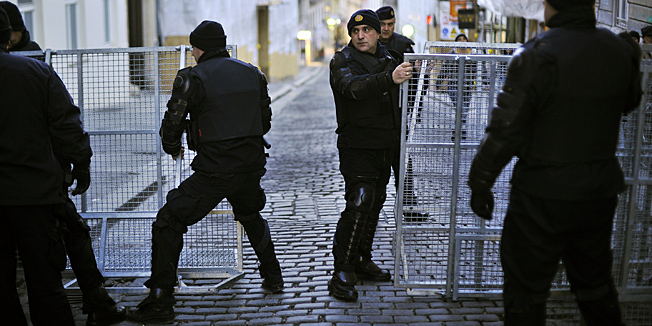Zagreb, 240211.Ponovni prosvjed protiv vlade Jadranke Kosor organiziran preko Facebooka pod vodstvom Ivana Pernara, clana 