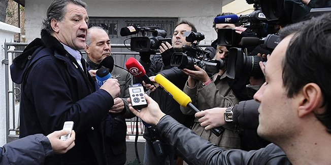 Zagreb, 111211.U prostorijama HNS-a, u Rusanovoj, danas se odrzala izvanredna skupstina HNS-a, nakon koje je sazvana i press konferencija.Na fotografiji: predsjednik Dinama Zdravko Mamic daje izjavu za medije.Foto: Admir Buljubasic / CROPIX