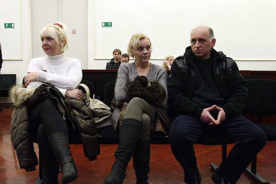 Zagreb, 131211.Zupanijski sud.Presuda Jagodi Blum i drugima za malverzaciju i nezakonito prodavanje gradskih stanova. Prvooptuzena Jagoda Blum nije se pojavila na citanju presude. Na slici: suucesnici: Ksenija Vadas, Ana Gradski, Kreso Katic.Foto: Davor Pongracic / CROPIX