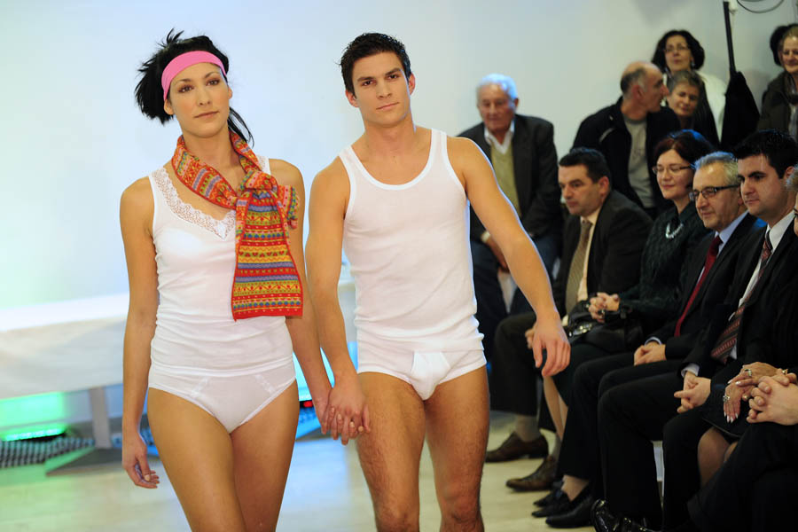 Omis, 151211.Povodom 60 godina postojanja tvornice rublja Galeb danas je u kampu Ribnjak odrzana svecanost uz malu modnu reviju.Na slici revija donjeg rublja Galeb.Foto: Nikola Vilic / CROPIX