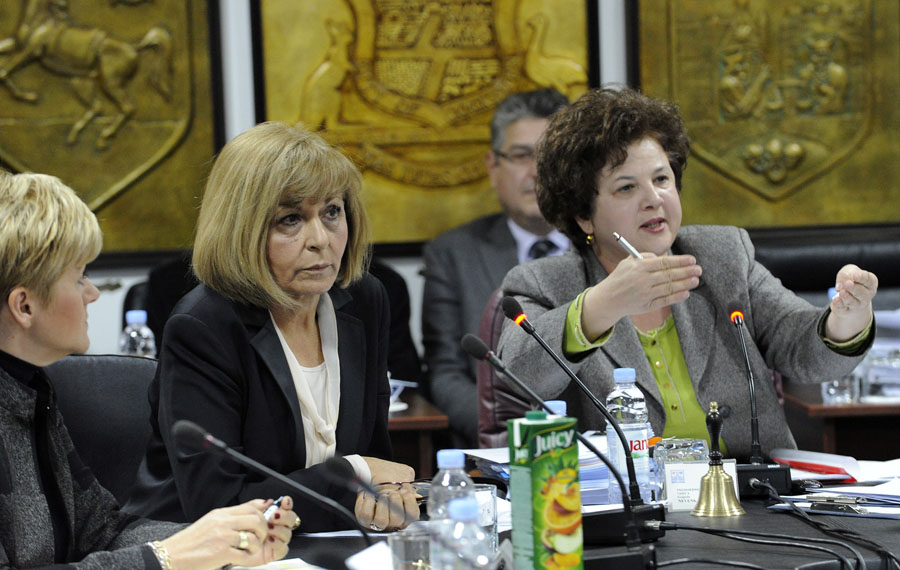 Split, 211211.Na Gradskom vijecu danas se raspravljalo o proracunu grada Splita za 2012. godinu. Sastanku nije prisustvovao gradonacelnik Splita Zeljko Kerum sto je izazvalo burnu raspravu od strane opozicijskih vijecnika.Na slici: Nevenka Becic predsjednica Gradskog vijeca.Foto: Jadran Babic / CROPIX