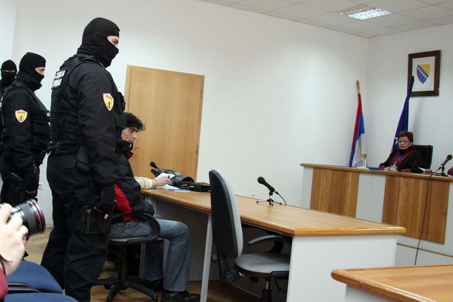 Sarajevo, 221211.Sudsko vijece Okruznog suda Istocno Sarajevo, nakon sto je saslusalo zalbe Tuzilastva i obrane Dragana Paravinje, koji je u srpnju ove godine u Sokocu osudjen na dvije godine i deset mjeseci zbog silovanja na Jahorini, povuklo se i u zakonskom roku ce donijeti konacnu, drugostupanjsku presudu u ovom slucaju.Foto: CROPIX