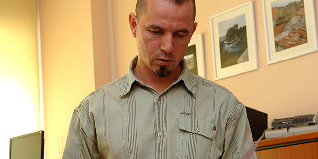 Zagreb, 100708.Nezavisni Sindikat, Kresimirov trg 2.Zemljisno-knjizni referenti njih 66 ostalo je bez posla sredjivanja zemljisnih knjiga usprkos tome sto posla jos ima. Sinisa Kuhar sindikat drzavnih sluzbenika.Foto: Nenad Dugi / CROPIX