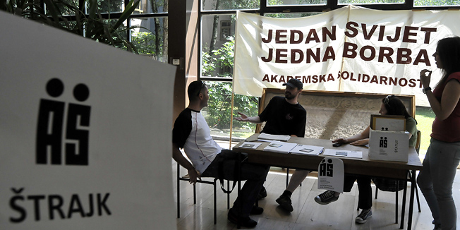 Zagreb, 070711. Filozofski fakultet u Zagrebu, predstavljane knige Zasto Strajkamo, Akademske solidarnosti, koja je skup svih komentara na prijedloge zakona zbog kojih se strajka. Foto: Bruno Konjevic / CROPIX