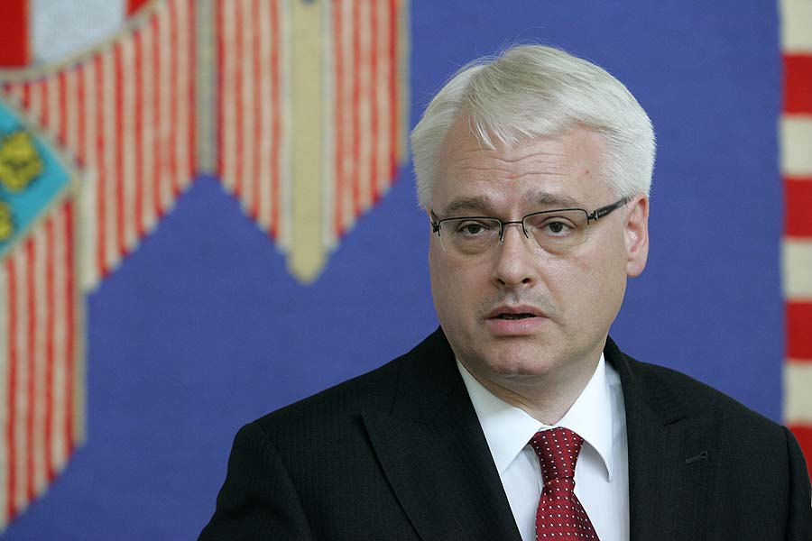 Zagreb, 060711.Ured Predsjednika, PantovcakIzjava Predsjednika Ive Josipovica u vezi odluke Ustavnog suda i komentara predsjednice Vlade Jadranke Kosor o politickoj odgovornosti.Foto: Ranko Suvar / CROPIX