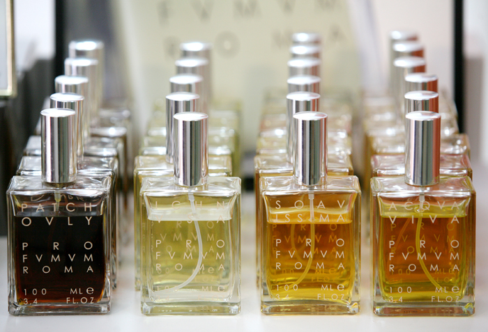 Zagreb, 120809.Dezmanov prolaz.Parfumerija Flores.Na slici parfemi koji se ubrajaju medju najskuplje Patch Ovly Profvmvm Roma.Foto: Biljana Gaurina / CROPIX 