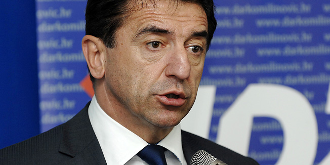 Karlovac, 170512.U prostorijama karlovackog HDZ-a na adresi Mazuraniceva obala 2/1 izaslanicima Karlovacke zupanije na XV. Opci sabor HDZ-e, svoju kandidaturu za predsjednika Hrvatske demokratske zajednice, sluzbeno je predstavio Darko Milinovic.Na slici: Darko Milinovic.Foto: Robert Fajt / CROPIX