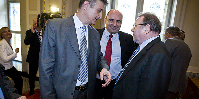 Zagreb, 250512.Markov trg.Sabor.Nastavak sjednice sabora.Tomislav Karamarko i Vladimir Seks.Foto: Goran Mehkek / CROPIX