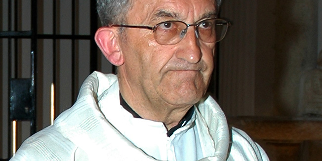 Rab, 280407.Zupanijski sud u Rijeci potvrdio je presudu kojom je 65-godisnji svecenik Drago Ljubicic, zupnik iz Banjola na otoku Rabu, u prosincu 2007. godine bio osudjen na jedinstvenu kaznu zatvora u trajanju od 3 godine zbog bludnicenja nad maloljetnim djecacima.Na fotografiji: Drago Ljubicic Foto: CropixArhiva