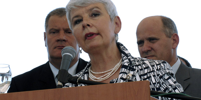 Metkovic, 190811.Premijerka Jadranka Kosor otvorila radove na projektu obrane od poplave desne strane Neretve.Radove na sustavima obrane od poplave izvoditi ce splitska tvrtka Konstruktor. Rijec je o kapitalnoj investiciji od drzavnog interesa procijenjenoj na preko 60 milijuna kuna, koja bi se trebala realizirati u naredne tri godineFoto: Denis Jerkovic / Cropix