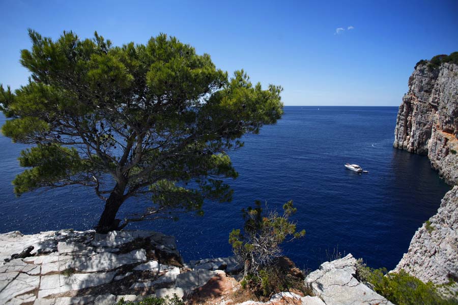 Kornati 220811.Telascica zaljev na Dugom otoku sa slanim jezerom u blizini Nacionalnog parka KornatiNa slici Telascica.Foto: Danijel Soldo / CROPIX