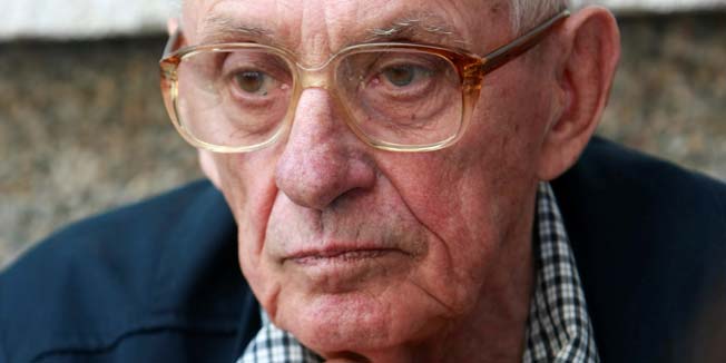 Vukova Gorica, 310811.Bivsi predsjednik republike Stjepan Mesic u posjeti Josipu Boljkovcu kako bi mu dao podrsku nakon optuzbi za ratne zlocine koji su pocinjeni od partizana u Drugom svjetskom ratu.Na fotografiji: Josip Boljkovac.Foto: Ronald Gorsic / CROPIX