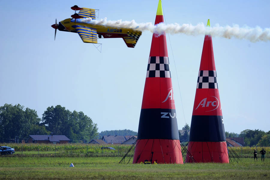 Zagreb, 030911.Na aerodromu Lucko odrzan je XI. zagrebacki aeromiting.Foto: Marko Miscevic / CROPIX