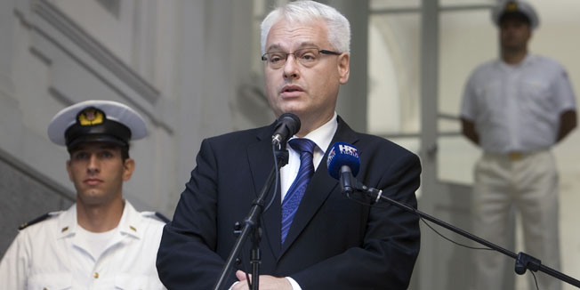 Rijeka, 120911.Danas je Predsjednik drzave Ivo Josipovic u sklopu posjeta Rijeci boravio na Pomorskom fakultetu. Tom prigodom je otkrio i postavljenu spomen plocu posvecenu admiralima koji su diplomirali na Carsko-kraljevskoj Vojno-pomorskoj akademiji u Rijeci.Na slici: Ivo Josipovic.Foto: Zeljko Sop / CROPIX