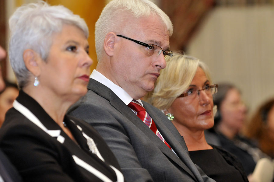 Zagreb, 130911.Hotel Regent Esplanade, Zavrsna konferencija IPA 2008 Twinning Light projekta Podrska uspostavi Drzavne skole za pravosudne djelatnike. Konferencij su .natocili predsjednik Ivo Josipovic, premjerka Jadranka Kosor, Branko Hrvatin predsjednik Vrhovnog suda RH, Paul Vandoren sef dekegacije EU u RH i drugi.Na slici: Jadranka Kosor, Ivo Josipovic i Ivana Goranic, ravnateljica Pravosudne akademije.Foto: Bruno Konjevic / CROPIX