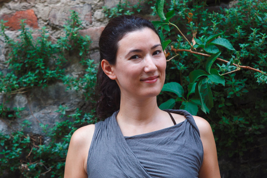 Zagreb, 260911.Markov trg.Violoncelistica hrvatskih korijena Susanna Yoko Henkel.Foto: Goran Mehkek / Cropix *** Local Caption *** 