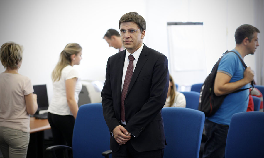 Zagreb, 280911.Na zagrebackom Zupanijskom sudu objavljena je nepravomocna presuda u ponovljenom sudjenju bivsem potpredsjedniku Hrvatskog fonda za privatizaciju HFP Ivanu Gotovcu i poduzetniku Svjetlanu Stanicu u slucaju - Mali maestro.Na slici: Ivan Gotovac.Foto: Dragan Matic / Cropix