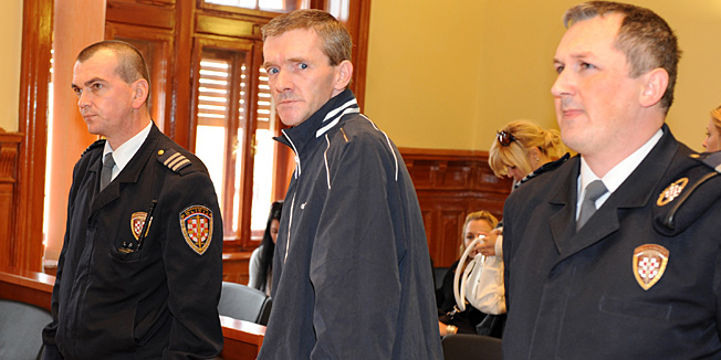 Zadar, 121010.Zupanijski sud u Zadru. Zoran Vukcevic (44) osudjen je na 3. godine i 10 mjeseci zatvora zbog zlouporabe i preprodaje heroina i metadona.Foto : Andrija Lucic / CROPIX