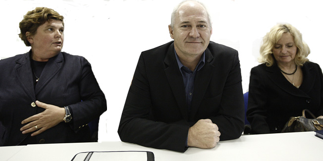 Zagreb, 061010.Radni sastanak na velesajmu predsjednika uprave Zagrebackog holdinga Ive Covica sa svim direktorima hodinga.Na slici: Vlasta Pavic, Ivo Covic, Alenka Kocisa Cicin-Sain.Foto: Dragan Matic / Cropix