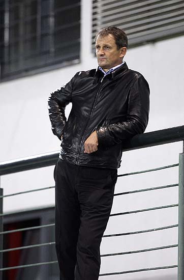 Zagreb, 140909.Trening Centar NK Zagreb.Prvi trening novog trenera NK Zagreba, Igora Stimca.Na slici: predsjednik NK Zagreb Drazen Medic.Foto: Nenad Dugi / CROPIX