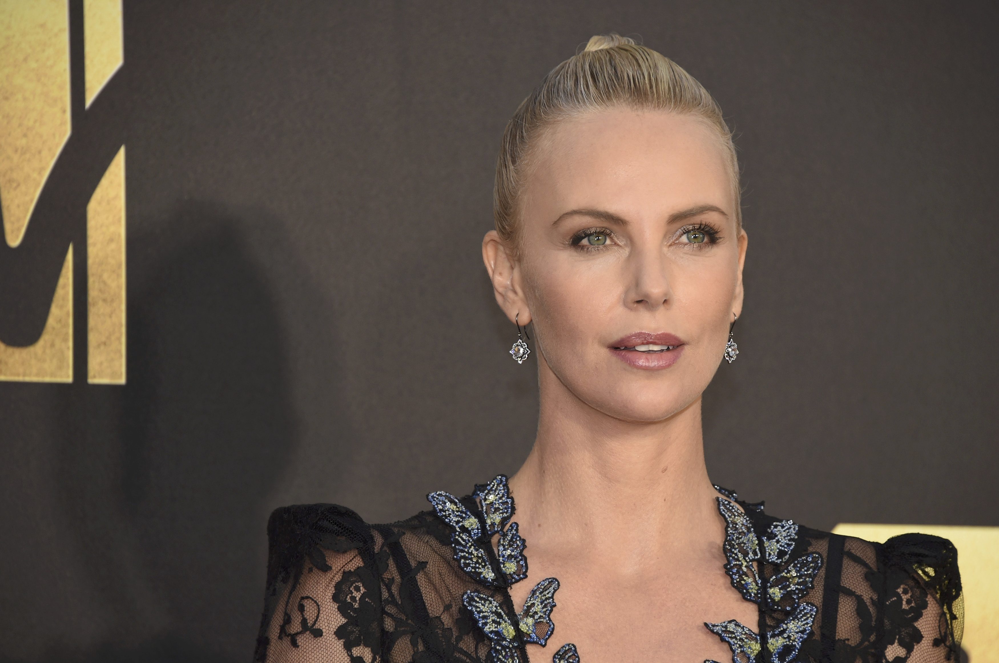 2016-04-10T022314Z_16395885