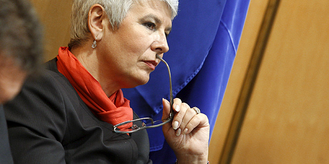 Zagreb, 271010.Sabor, Markov trg.Sjednica Sabora s temom povjerenje Hrvatskoj vladi.Na slici: Jadranka Kosor.Foto: Goran Mehkek / CROPIX