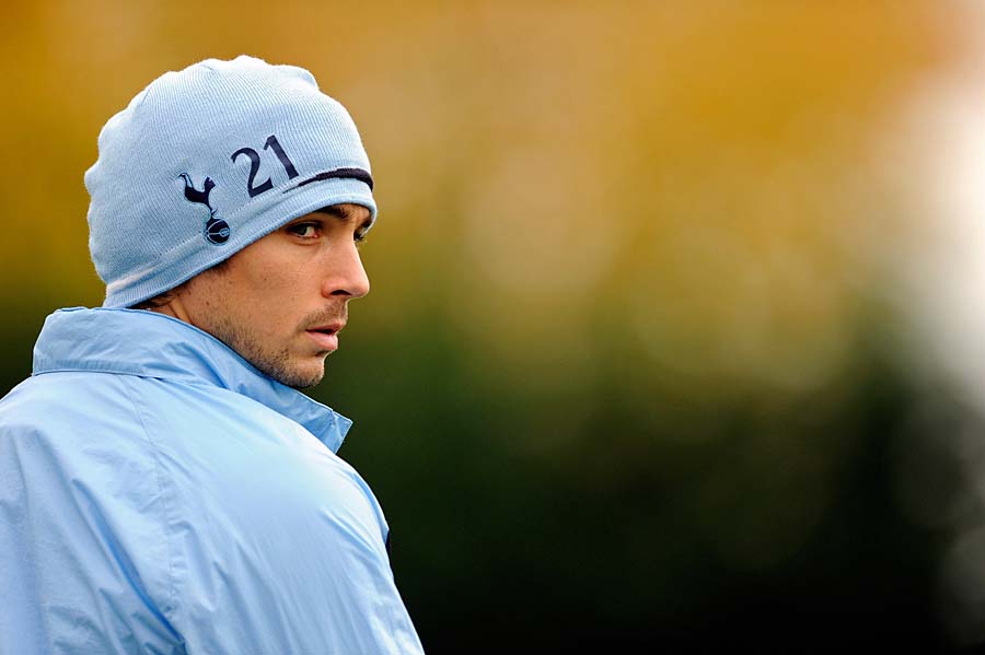 Tottenham Hotspur's Croatian midfielder Niko Kranjcar participates in a team training session, at the club's training facility in London, on November 1, 2010. Tottenham Hotspurs are set to play Inter Milan in a UEFA Champions League group A football match on Tuesday.      AFP PHOTO/GLYN KIRK