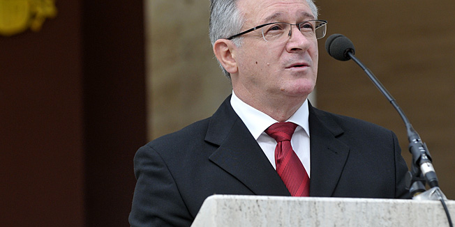 Marija Bistrica, 031010.Tradicionalno18. hodocasce vojno-redarstvenih snaga Republike Hrvatske u Mariju Bistricu.Na slici: ministar obrane Branko Vukelic govori prije Mise.Foto: Bruno Konjevic / CROPIX