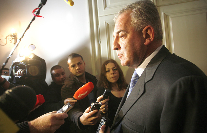 Zagreb, 111110.Trg Sv. Marka 6.20. sjednica Hrvatskog sabora.Na slici: bivsi hrvatski premijer Ivo Sanader u svojoj novoj saborskoj fotelji.Foto: Damjan Tadic / CROPIX