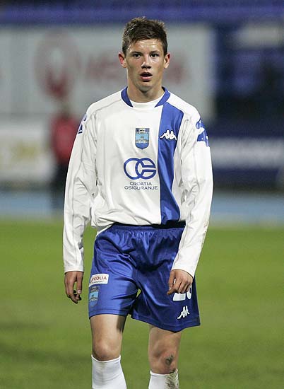 Osijek, 131110.Stadion Gradski vrtPrva HNL, utakmica NK Osijek - NK Slaven Belupo.Na slici: Dino Spehar (28).Foto: Vlado Kos / CROPIX
