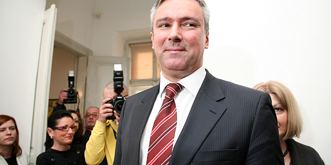 Zagreb, 030210. Zrinjevac.Sjednica HSLS-a na kojoj ce biti rijeci o smjenjivanju Hrvoja Vojkovica.Na slici predsjednik HSLS-a Darinko Kosor.Foto: Biljana Gaurina / CROPIX 