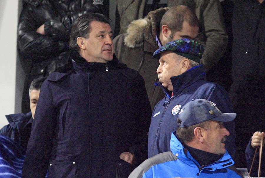 Rijeka, 271110.Stadion Kantrida. Nogometna utakmica 17. kola Prve HNL,seniori, NK Rijeka - NK Dinamo. Igraci Rijeke nastupili su u bijelim, a Dinama u plavim dresovima. Prvo poluvrijeme zavrsilo je vodstvom Dinama sa rezultatom 1:0.Na slici: Zdravko Mamic u VIP lozi Dinama.Foto: Davor Zunic / Cropix