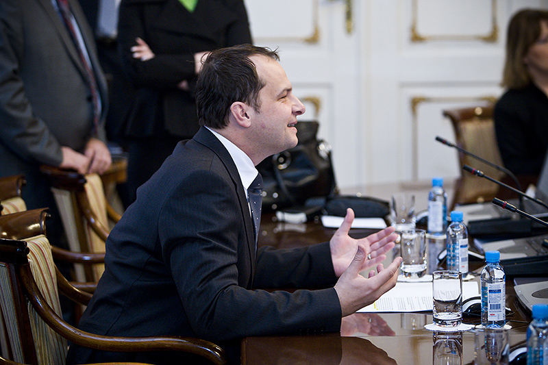 Zagreb, 250512.Markov trg.Banski dvori.Redovita sjednica vlade.Na slici: Hajdas Doncic Sinisa.Foto: Goran Mehkek / CROPIX