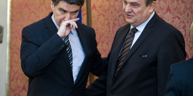 Zagreb, 250512.Markov trg.Banski dvori.Redovita sjednica vlade.Na slici: Radimir Cacic i Zoran Milanovic.Foto: Goran Mehkek / CROPIX