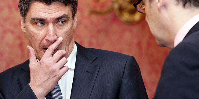 Zagreb, 200612.Vlada.Redovita sjednica Vlade.Na slici: Zoran Milanovic i Zeljko Jovanovic.Foto: Davor Pongracic / CROPIX