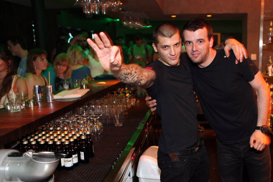 Zagreb, 240612.CLUBBING  NIGHTLIFE.Lemon Bar & Club.Svi koji su u subotu posjetili Lemon zabavljali su se i plesali uz house zvukove, a medju njima i Ema, popularna sudionca Big Brothera.Na slici: detalj iz Lemona.Foto: Zvonimir Krstulovic / START PRESS