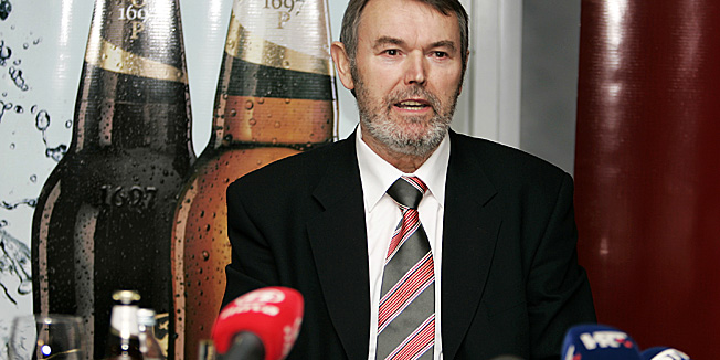 Osijek, 110310.Ivan Komak vlasnik osjecke Pivovare odrzao je konferenciju za medije u Hotelu Osijek na kojoj je pozvao radnike da prekinu strajk koji traje vec tri tjedna jer su gubici preveliki, procjenjuje se izmedju 5 i 10 milijuna kuna.Foto: Vlado Kos / Cropix