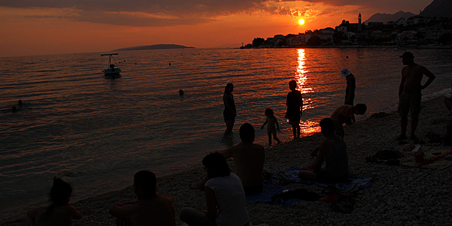 Gradac, 050712.Zalazak sunca u Gradcu kod Makarske.Na slici: Zalazak sunca u Gradcu.Foto: Ivo Ravlic / CROPIX