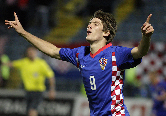 Varazdin, 131009.Na gradskom stadionu u Varazdinu igra se kvalifikacijska utakmica za Europsko prvenstvo reprezentacija (U21) Hrvatske i Srbije.Na slici: Andrej Kramaric slavi za 2:0Foto: Zeljko Hajdinjak / Cropix