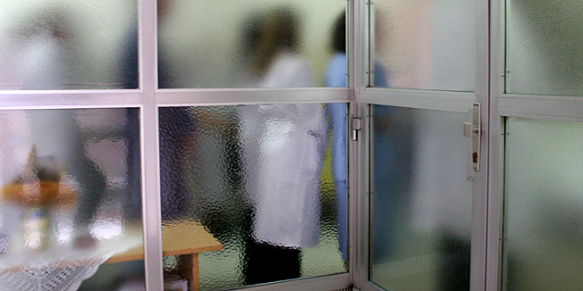 zagreb 011205zarazna bolnica misa za oboljele od hiv-a, aids, sidafoto marin tironi-desk-