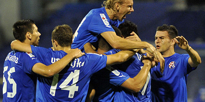 Zagreb, 280712.Stadion Maksimir.2. kolo Max Tv 1. HNL.Nogometna utakmica izmedju GNK Dinamo i HNK Cibalia s.d.d.Na fotografiji: slavlje Dinama.Foto: Damir Krajac / CROPIX