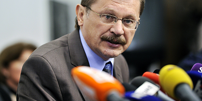 Zagreb, 150912. Vlada RH, Markov trg.Press konferencija nakon odrzanog sastanka predstavnika cetiriju sindikata javnih sluzbi RH i Pregovarackog odbora Vlade RH s radi postupka medjusobnog mirenja.Na slici: Vilim Ribic na press konferenciji nakon sastanka.Foto: Boris Kovacev / CROPIX