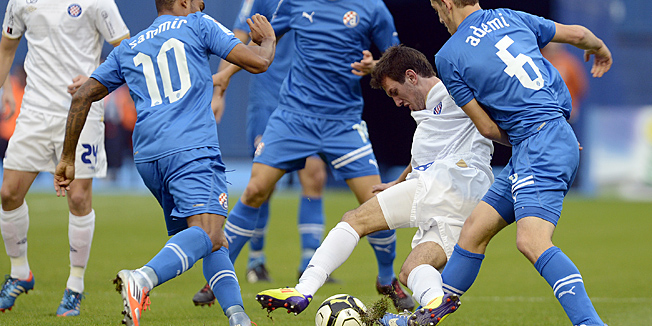 Zagreb, 290912.Stadion Maksimir.10. kolo MAX TV 1. HNL, nogometna utakmica izmedju GNK Dinamo i HNK Hajduk.Na fotografiji: Sammir i Arijan Ademi.Foto: Drago Sopta / CROPIX