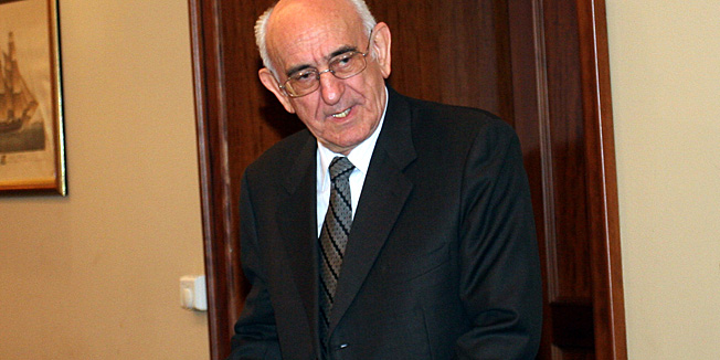 Rijeka, 220408.U Grand Hotelu Bonavia odrzan je prvi sastanak Slovenske i Hrvatske komisije za pitanje granica. Komisije se sastoje od po sedam clanova, eksperta s podrucja medjunarodnog prava, hrvatsku predvodi akademik Davorin Rudolf, a slovensku Miha Pogacnik. Iduci sastanak odrzat ce se krajem svibnja u Sloveniji. Davorin Rudolf uoci sastanka.Foto: Tea Cimas / Cropix