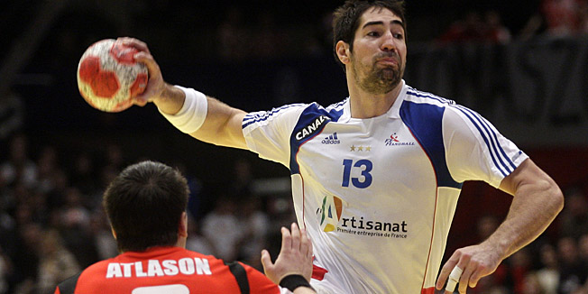 Bec, 300110.Austrija je domacin EURO 2010 u rukometu od 19-31 01.10. U Becu se igraju utakmice poufinala i finala. Polufinale su izborile reprezentacije Islanda, Francuske, Poljske i Hrvatske.Na slici: Utakmica polufinala Island - Francuska, Arnor Atlason 7, Nikola Karabatic 13.Foto: Nenad Dugi / Cropix